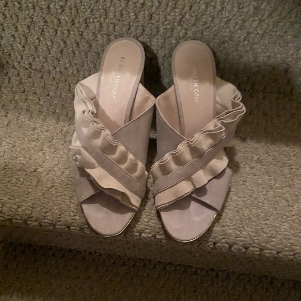 Kenneth Cole Laken Ruffled Sandals